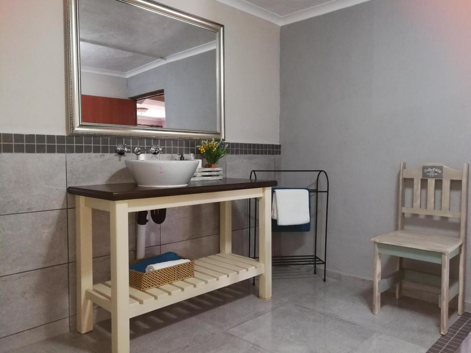 Meerkat Manor Komatipoort Rom bilde